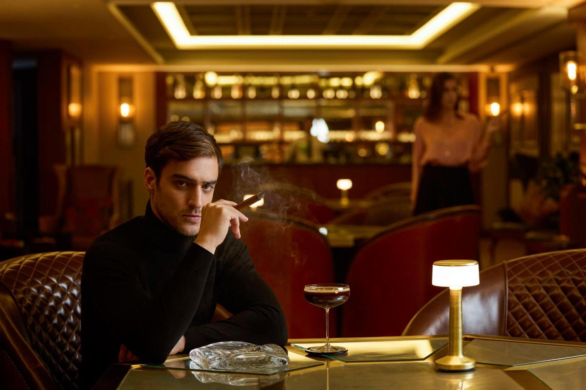 Mansard Riyadh, A Radisson Collection Hotel Экстерьер фото The bar at the Mandarin Oriental, London