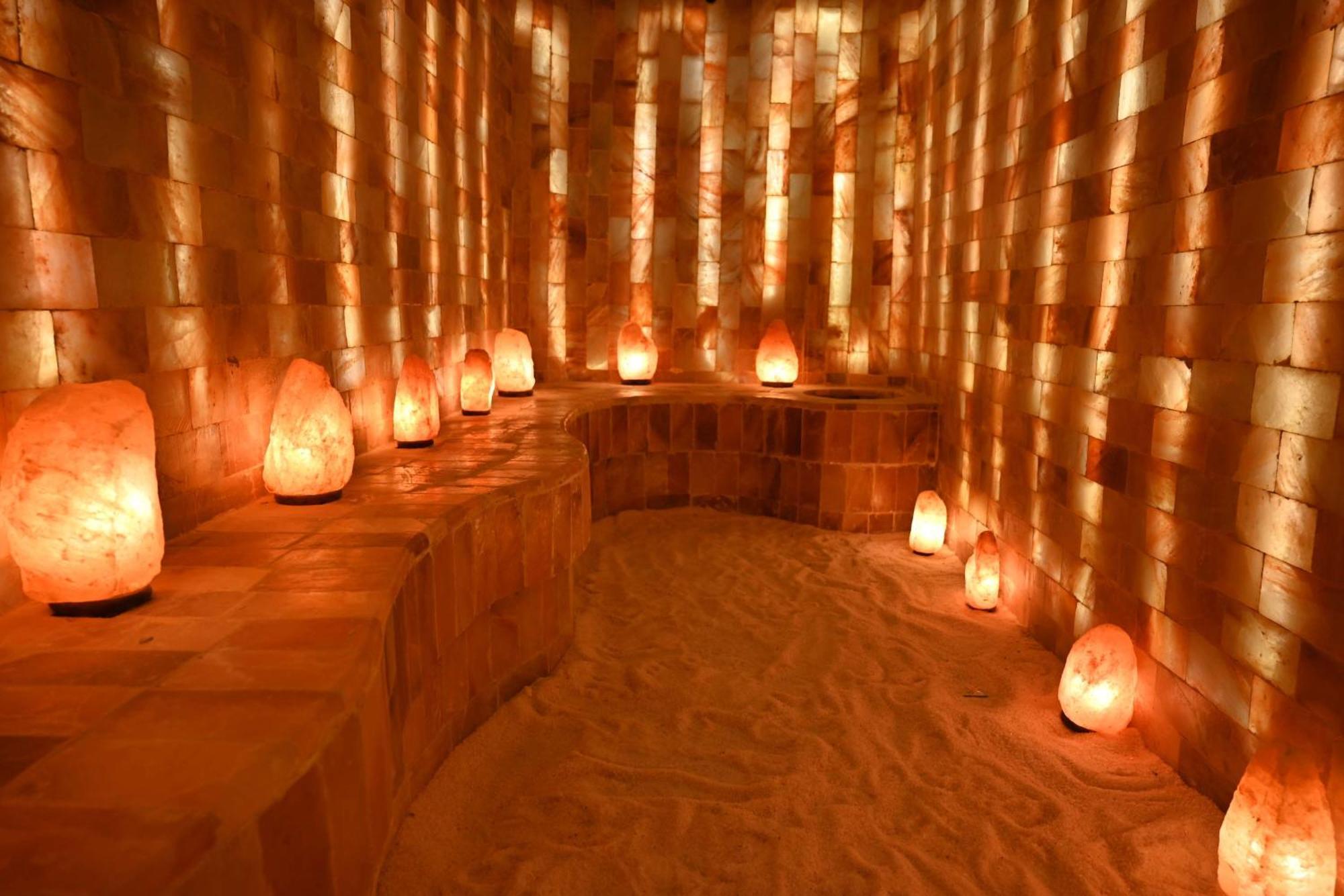 Mansard Riyadh, A Radisson Collection Hotel Экстерьер фото Himalayan salt cave